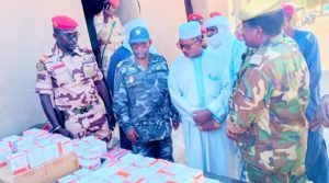 Niger : quatre trafiquants arrêtés à Ingall avec 15 000 capsules de pregabalin. Une opération conjointe des douanes et de la Garde Nationale, saluée par les autorités, marque une avancée dans la lutte contre les trafics transfrontaliers.