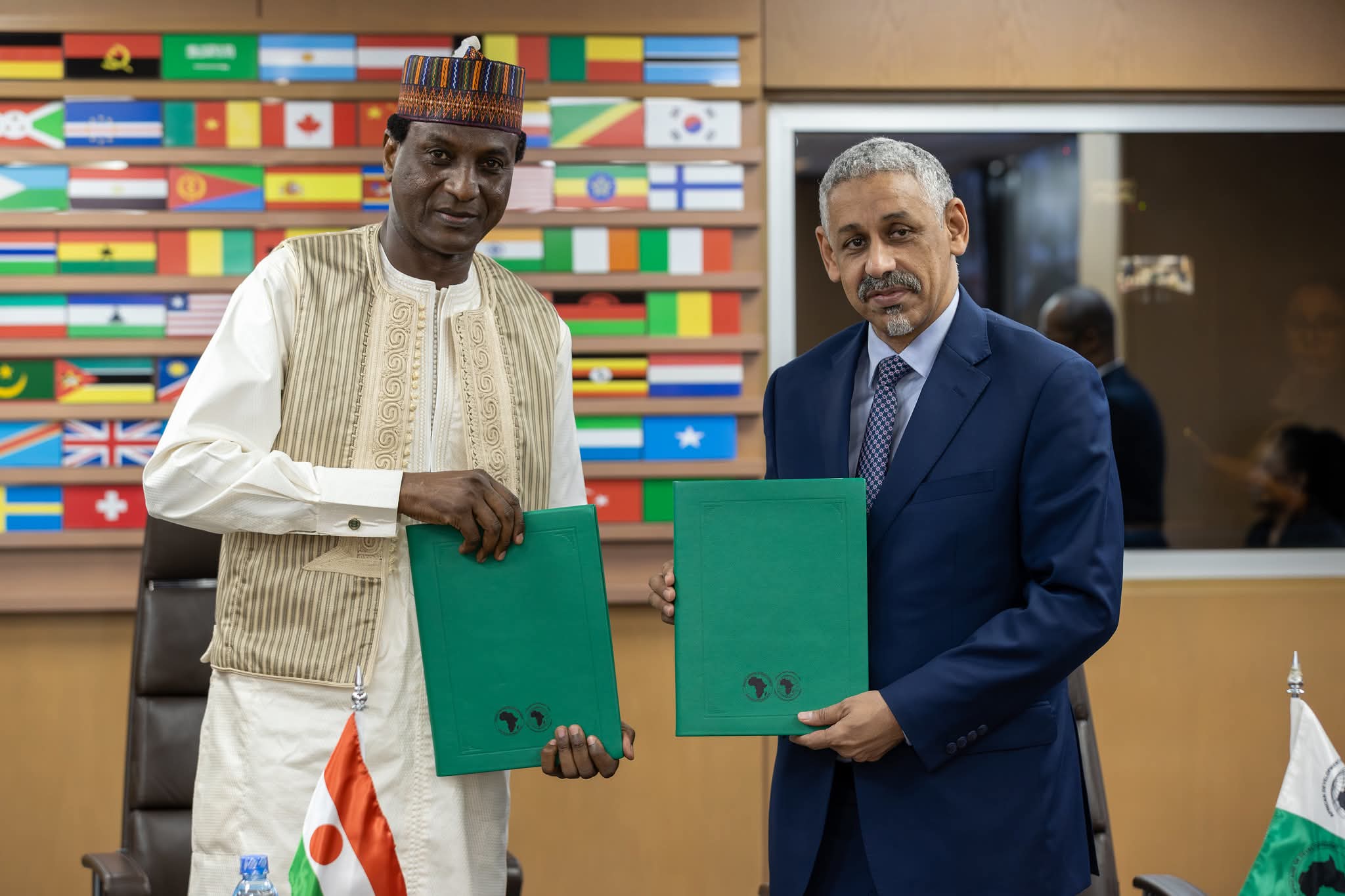 Accord entre la BAD et le Niger pour l’énergie et le secteur privé: 144 millions de dollars pour doubler l’accès à l’électricité, soutenir les PME et accélérer la transition énergétique.