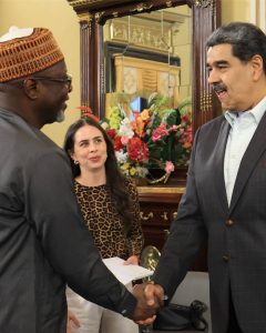 Coopération Niger Venezuela diplomatie Sud-Sud : Yaou Sangaré Bakary reçu par Nicolás Maduro pour renforcer les partenariats bilatéraux et célébrer 20 ans d’amitié.