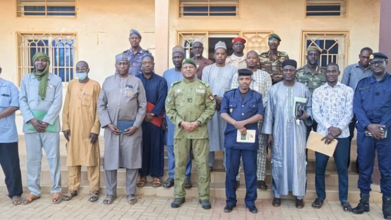 À Tahoua, plus d’un million d’habitants sont exposés à des pertes agricoles majeures. L’État mobilise semences, irrigation et génie rural pour relancer la campagne 2025-2026.