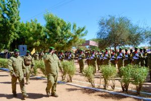 À Agadez, le général Kiaou supervise la passation de commandement dans la Zone de Défense n°2, au cœur des enjeux sécuritaires sahéliens.