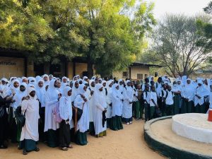 À Niamey, la ministre de l’Éducation nationale visite le Lycée Kassai et le CEG Banizoumbou pour renforcer le dialogue entre institutions et écoles publiques.