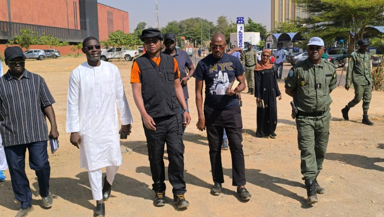 Le Colonel Garanké inspecte les chantiers urbains à Niamey et appelle à l’engagement citoyen pour une capitale moderne et solidaire.