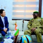 Le Niger et la Chine renforcent leur coopération stratégique à travers une rencontre entre Toumba et l’Ambassadeur, axée sur la gouvernance.