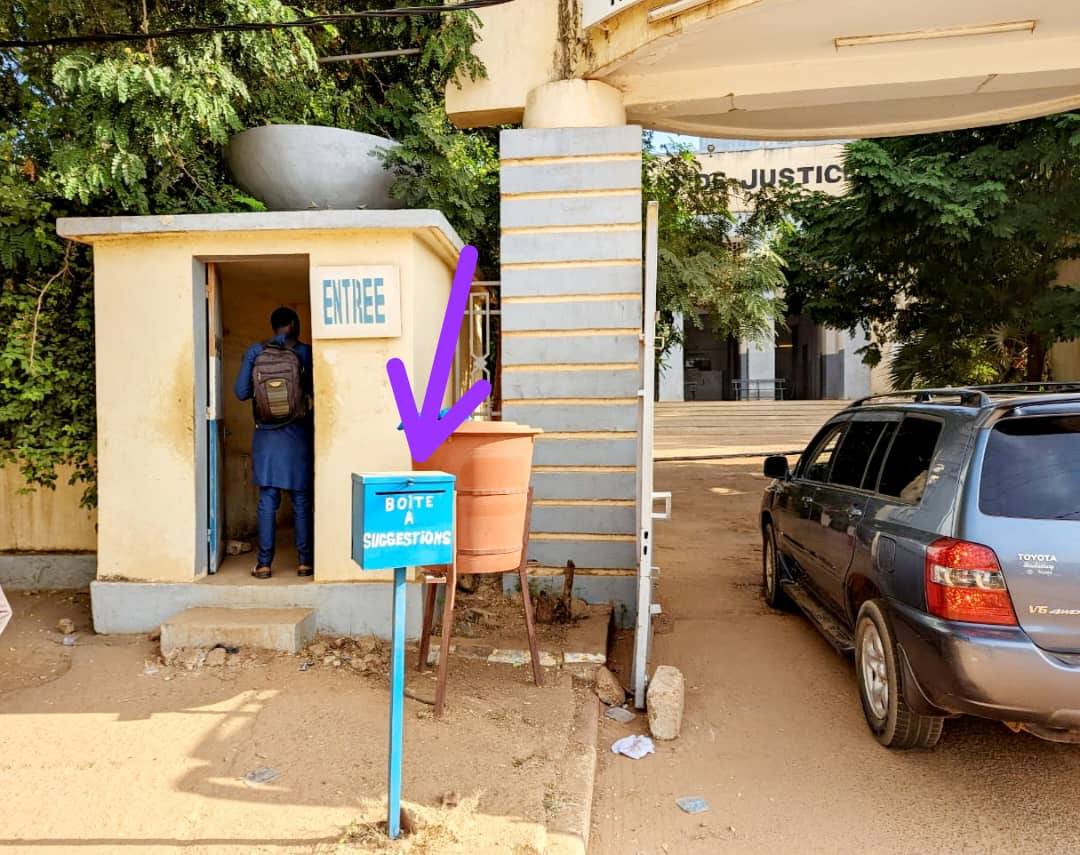 Le Tribunal de Niamey a installé des boîtes à suggestions pour améliorer l’accueil et renforcer le dialogue avec les citoyens.