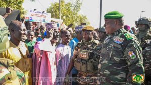 Tournée présidentielle au Niger : Tiani galvanise Dosso, Tahoua et Agadez dans une mobilisation historique pour la sécurité, l’unité et la souveraineté. La refondation s’ancre dans le terrain, et la tournée se poursuit.