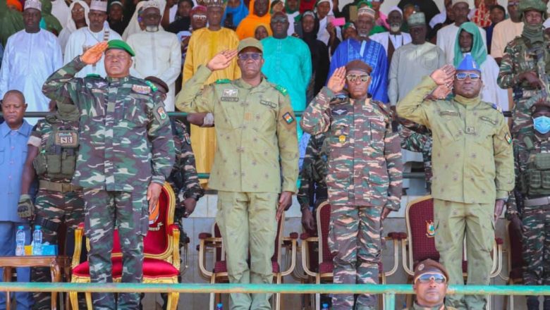 Le Président Tiani s’adresse aux populations de Dosso lors de sa visite historique dans la région , appelant à l’unité, à la paix et à l’accompagnement du processus de refondation nationale.