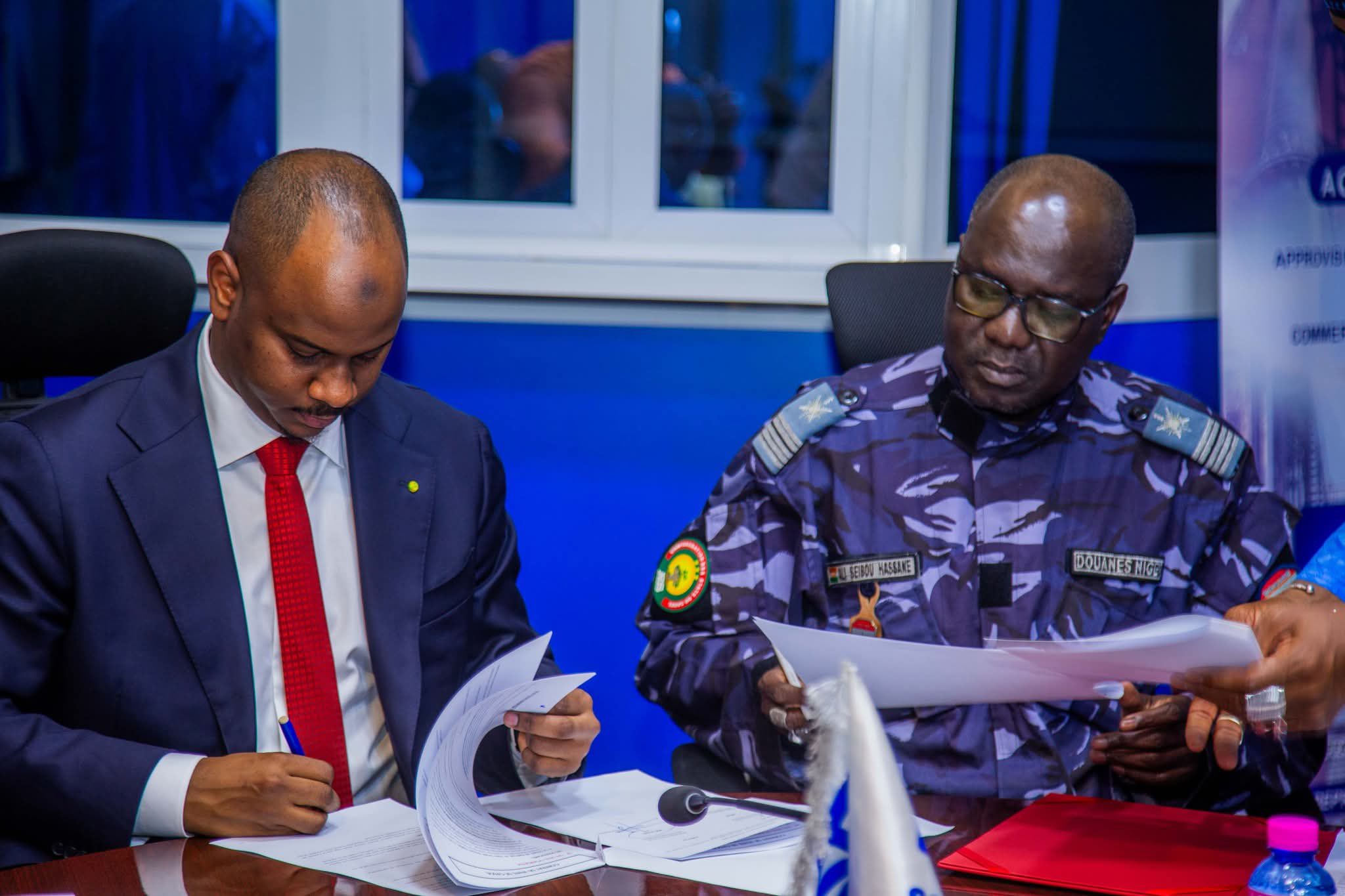 Niger-Tchad : L’accord d’approvisionnement en carburant est renouvelé. Cette coopération renforce la sécurité énergétique du Sahel et prépare le futur pipeline Niger-Cameroun.