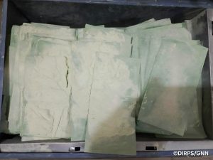 Trafic de faux billets : La Garde Nationale du Niger démantèle un réseau et saisit plus de 600 millions de FCFA de fausses coupures dans le quartier de Nord Lazaret. Deux individus interpellés.