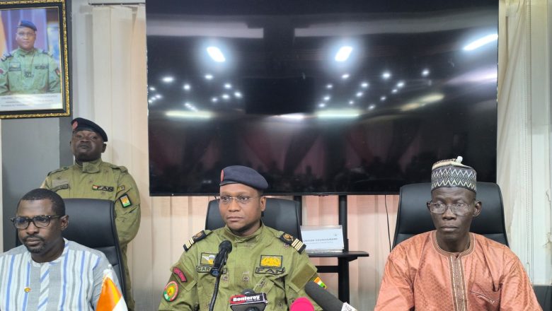 Niamey adopte son budget 2026 et mobilise ses forces pour accueillir le Président Tiani, marquant une journée stratégique entre gouvernance locale et unité nationale.