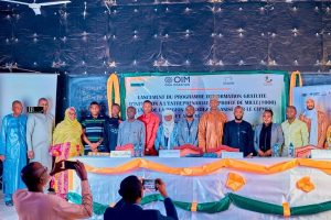 À Agadez, un programme de formation à l’entrepreneuriat cible mille jeunes pour lutter contre le chômage et prévenir l’extrémisme. Une initiative conjointe du CIPMEN et de l’OIM, saluée par les autorités locales.