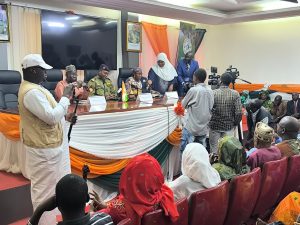 Niamey adopte son budget 2026 et mobilise ses forces pour accueillir le Président Tiani, marquant une journée stratégique entre gouvernance locale et unité nationale.