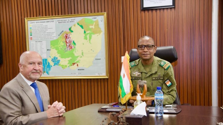 Niger : Le Ministre des Mines (Abarchi Ousmane) reçoit Global Atomic pour un point stratégique sur Dasa. Le Niger exige transparence, respect des délais et retombées nationales pour le futur fleuron d'uranium.