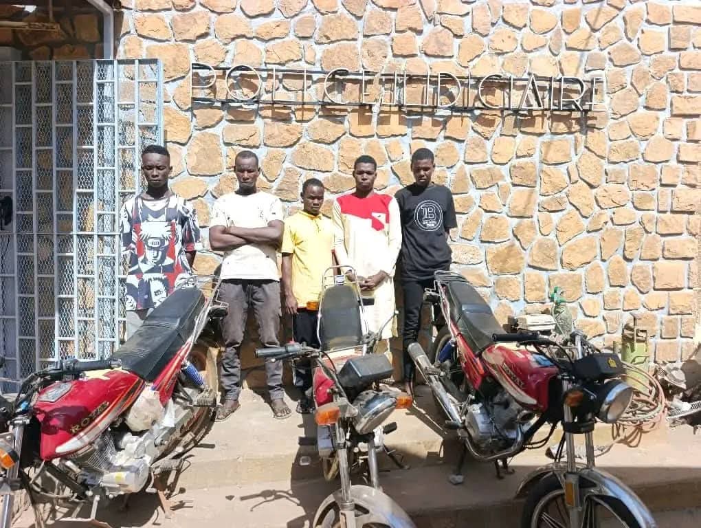 Opération coup de poing de la police à Niamey : démantèlement de trois réseaux criminels spécialisés dans le vol de véhicules et motos.