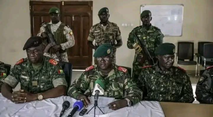 Guinée-Bissau : Coup d'État militaire. Le Général Denis N'Canha annonce la suspension du processus électoral et l'arrestation du Président Embaló. Le pays paralysé sous couvre-feu.