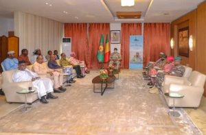 Le Général Goïta a reçu la délégation du 1er Salon de l’Entrepreneuriat de l’AES. Le Mali, le Burkina et le Niger mutualisent leurs forces pour une autonomie économique du Sahel.