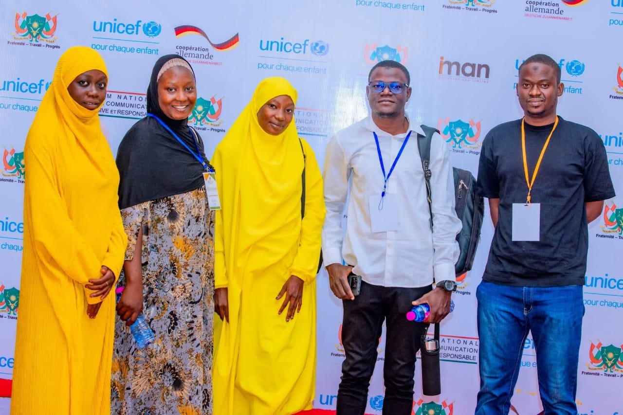 Niger : Le Forum national des radios communautaires (Min. Communication/UNICEF) lance un réseau d'alerte. Objectif : transformer les radios rurales en rempart contre la propagande et la désinformation des groupes armés.