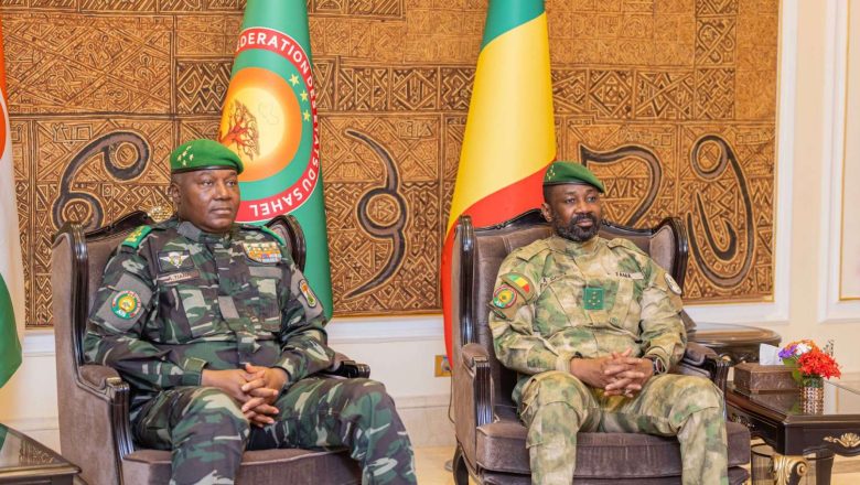 Solidarité AES : le Niger envoie plus de 80 citernes de carburant au Mali. Un geste historique qui incarne la fraternité d'action et la souveraineté face aux défis énergétiques.