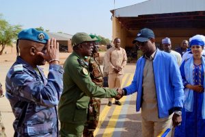 La 17ᵉ édition du Festival de l'Aïr lance les festivités à Iférouane. Le Niger accueille une délégation massive, dont le Tchad, invité d'honneur, dans une ambiance chaleureuse.