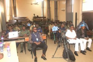 Niger : la Police nationale se forme à la protection des personnes en déplacement forcé. Un défi d'humanité et de sécurité face à l'explosion des flux migratoires mixtes sur les routes sahéliennes.