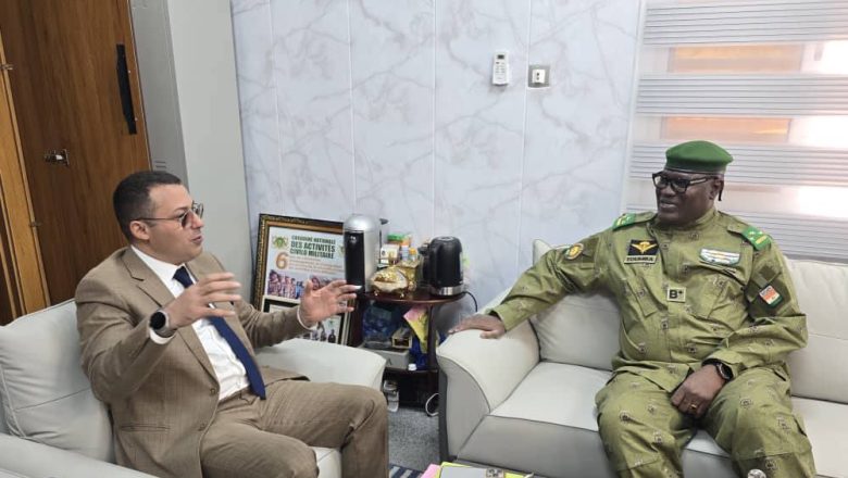 Le ministre nigérien de l'Intérieur a rencontré le chargé d'affaires du Maroc à Niamey. Les discussions portent sur le renforcement de la coopération en matière de sécurité, de formation et d'antiterrorisme