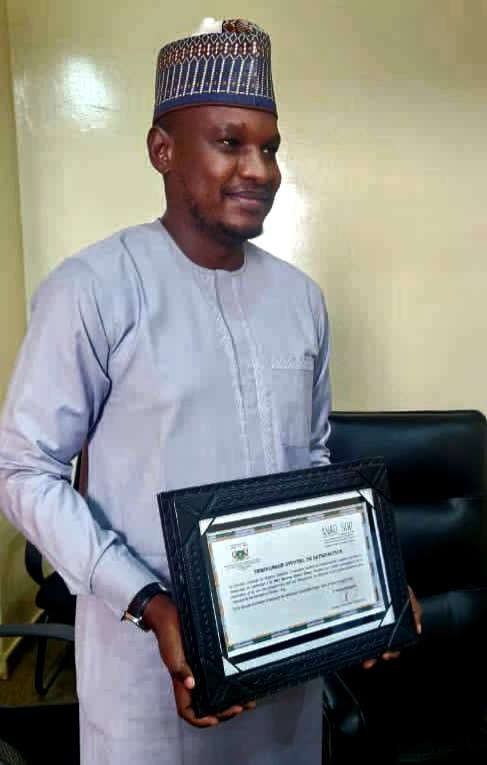 L'ANAQ-SUP honore le Dr Abdoul Salam Koroney, nommé DG de l'ESCEP-Niger. Son départ souligne la rigueur et le "combat quotidien" pour la qualité de l'enseignement supérieur au Niger.