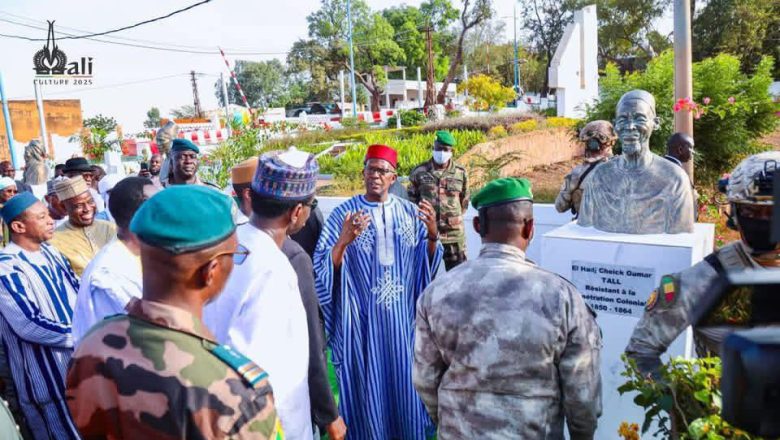 Le Mali poursuit sa refondation symbolique : le Colonel Goïta a inauguré deux places rebaptisées « Mali Cɛbaw » et « Mali Kɛlɛmasaw », en hommage aux héros précoloniaux et résistants, marquant ainsi une rupture définitive avec les symboles coloniaux.