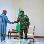 Le Président nigérien Tiani a reçu le ministre burkinabè de la Justice Edasso Rodrigue Bayala en marge de la rentrée judiciaire à Niamey. Cette rencontre symbolise le renforcement de la coopération judiciaire et l'harmonisation des cadres légaux au sein de l'AES.