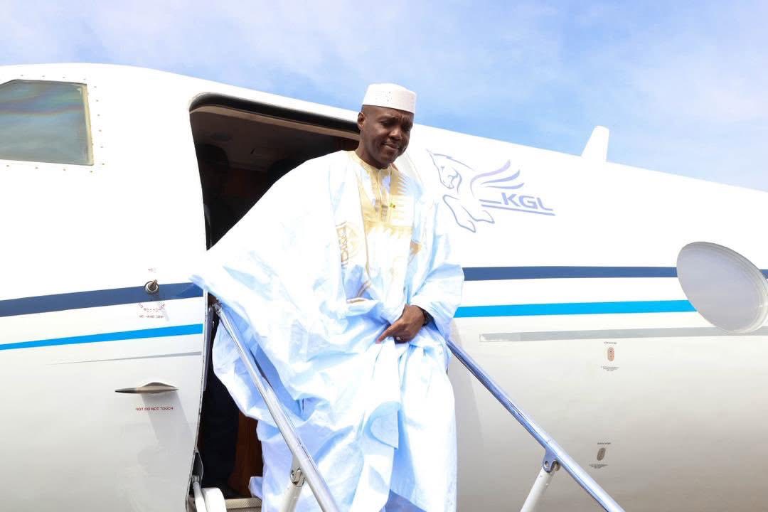 Le Premier ministre Abdoulaye Maïga lance la Biennale 2025 à Tombouctou. Un retour historique de la culture et de la paix dans la cité des 333 saints."