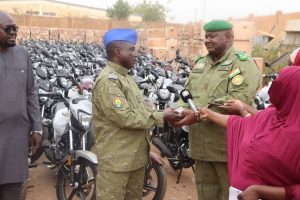 Niger : 158 motos offertes par le Groupe Morey aux FDS pour la sécurité de la RN4. Un fort geste de solidarité nationale.