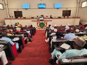 À Niamey, le ministre Mamane Sidi présente le bilan économique du Niger devant le Conseil consultatif pour la refondation. Une gestion rigoureuse au service d'une croissance durable et inclusive.