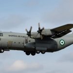 Un Hercules C-130 nigérian atterrit d'urgence au Burkina Faso. L'AES dénonce une violation de souveraineté et une provocation, menaçant d'une escalade diplomatique avec Abuja.