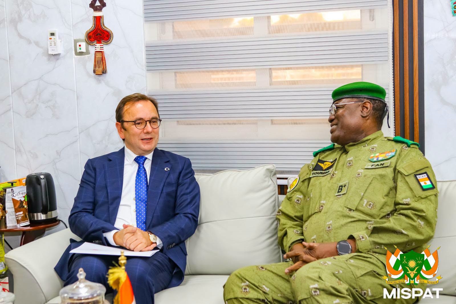 L’axe Niger-Türkiye au beau fixe : Toumba reçoit l’émissaire turc